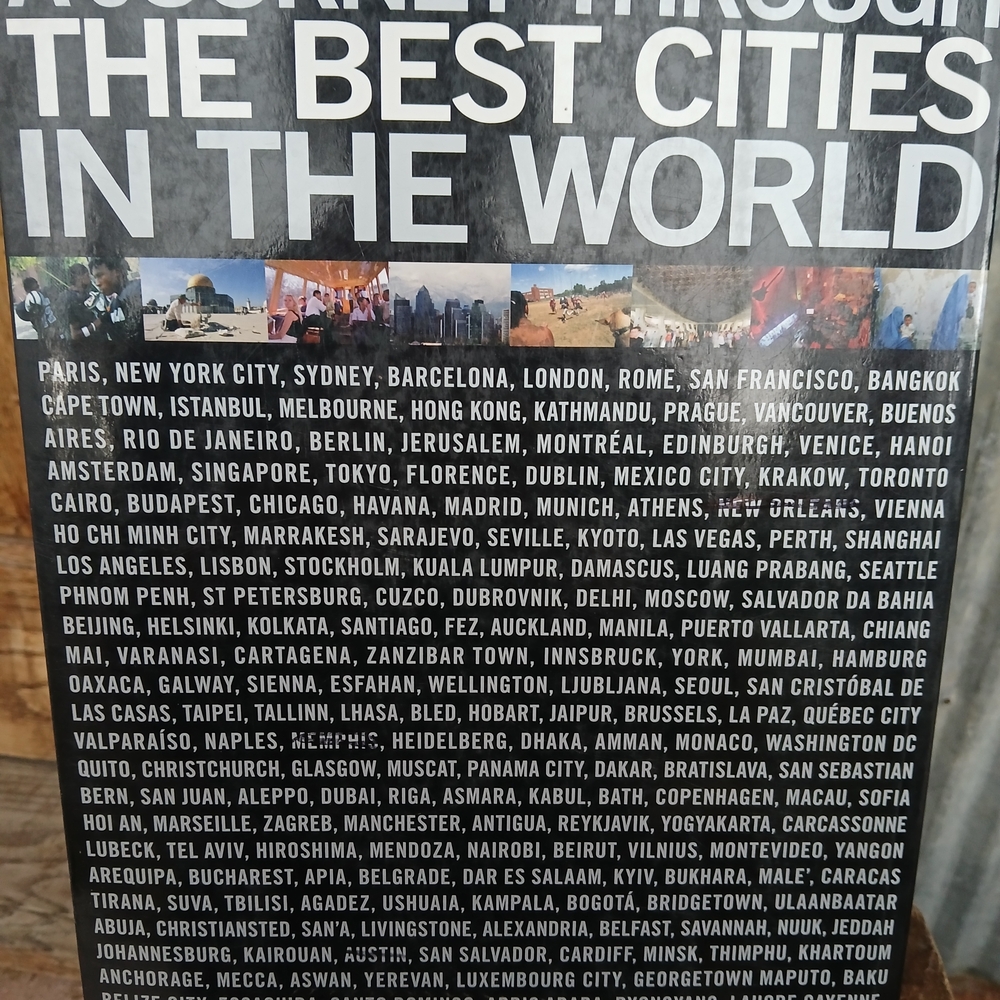 The Cities Book - A Journey THROUGH The Best CITIES in The WORLD - Lonely Planet - Picture 2 of 7
